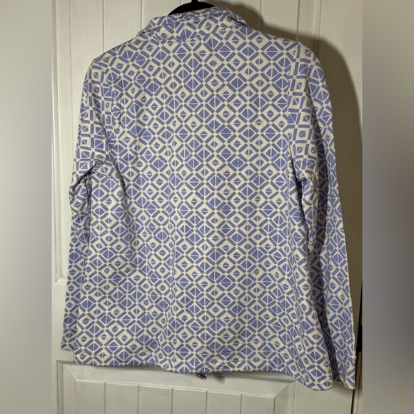 Sport Savvy Geometric Patterned Top - Picture 5 of 8